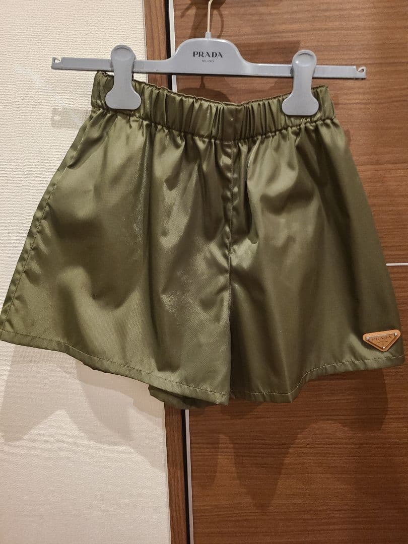 PRADA Re-Nylon ロゴ入り ショートパンツ ダークグリーン