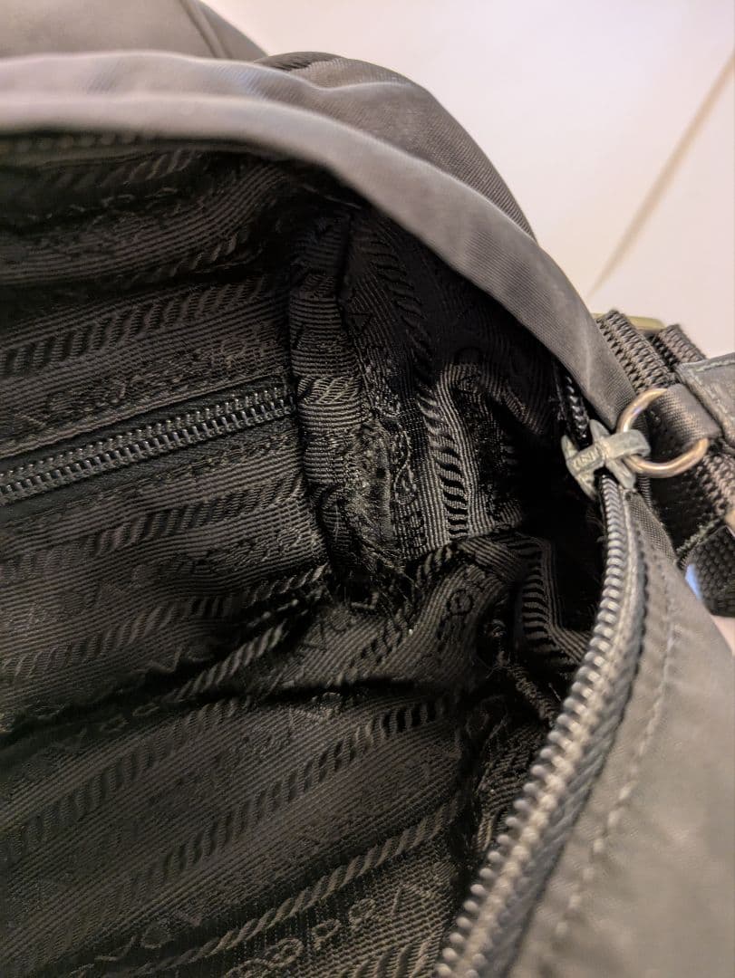 PRADA スポーツ ブラック ショルダーバッグ