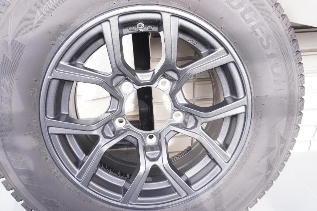 ブリヂストン DM-V2 195/80R15 シエラ スタッドレス ホイール付