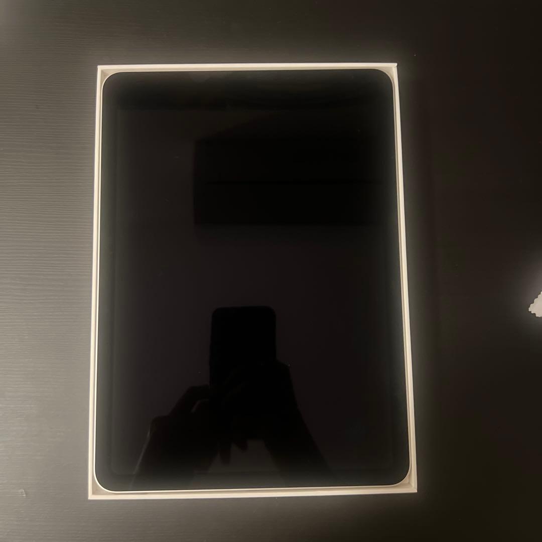 【美品】 iPad Air (第5世代) 64GB Wi-Fi スターライト