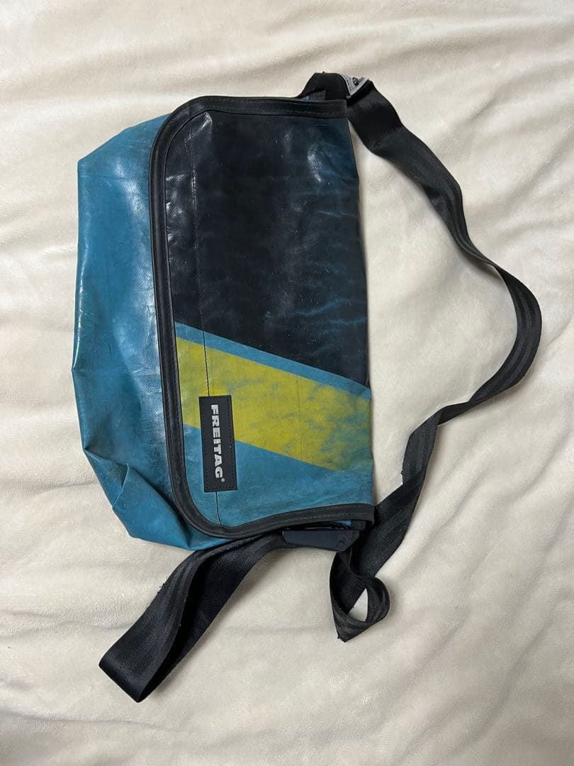 FREITAG メッセンジャーバッグ 青/黒/黄色