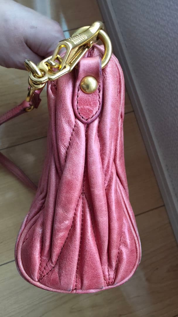 ミュウミュウ マテラッセ　マトラッセ　ミニバッグ　MIUMIU　ピンク