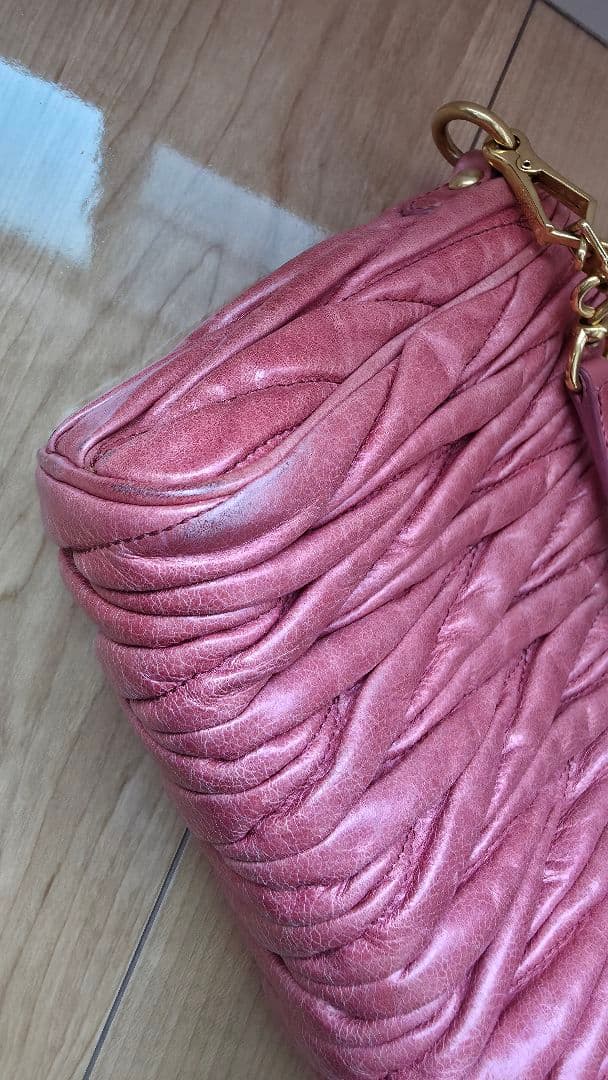 ミュウミュウ マテラッセ　マトラッセ　ミニバッグ　MIUMIU　ピンク