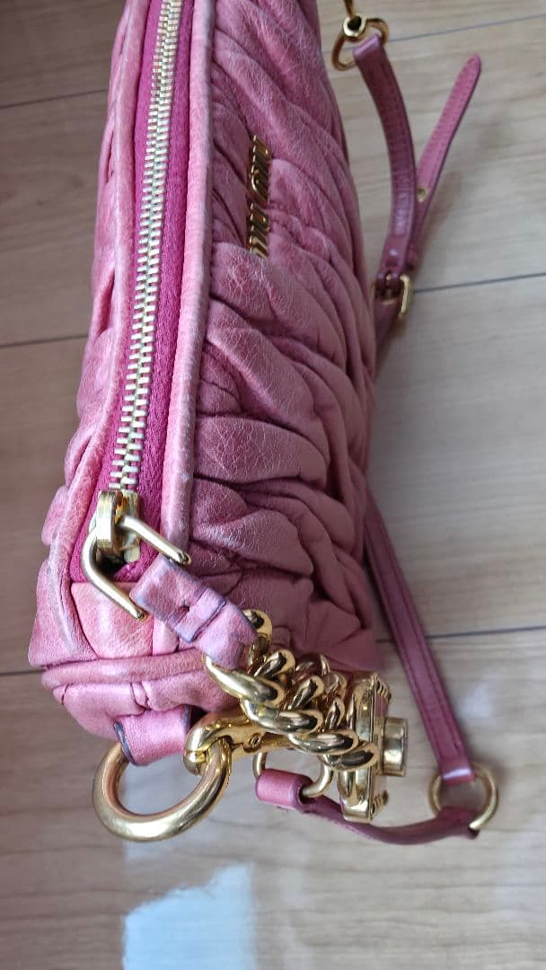 ミュウミュウ マテラッセ　マトラッセ　ミニバッグ　MIUMIU　ピンク