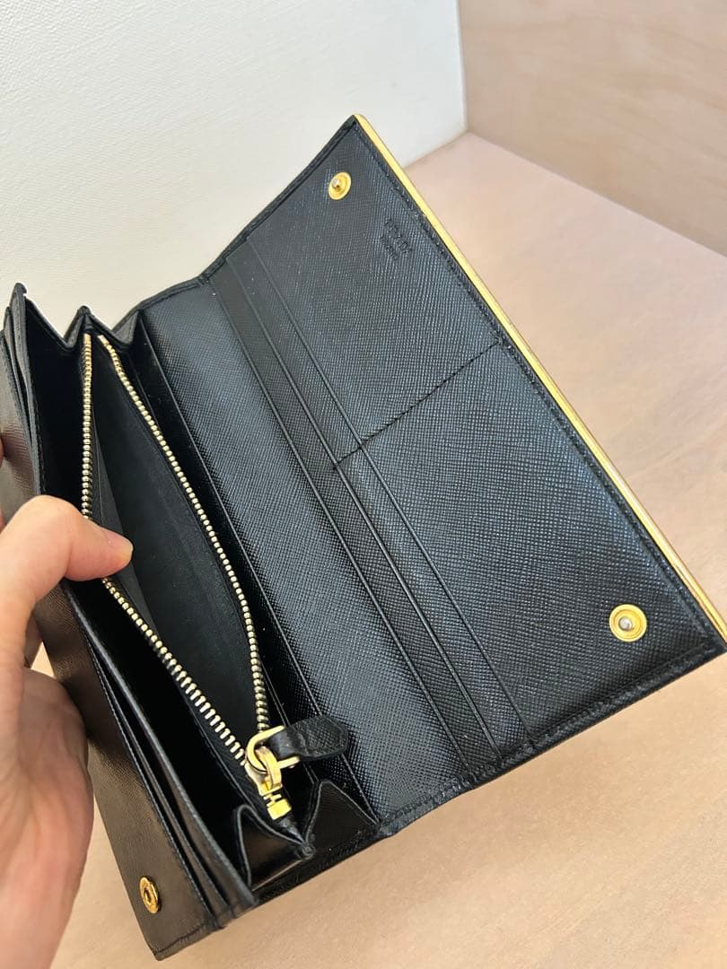 PRADA 長財布　サフィアーノ　メタル　フラップ　ブラック ゴールドライン