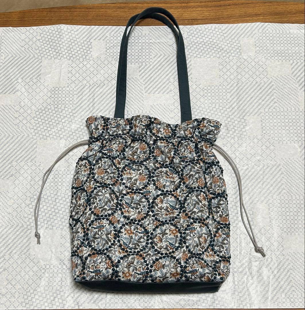 やっちゃん 様 strawberryThief