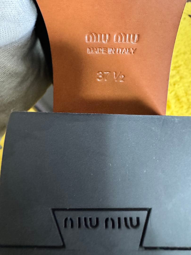 miu miu ブラックレザー ショートブーツ