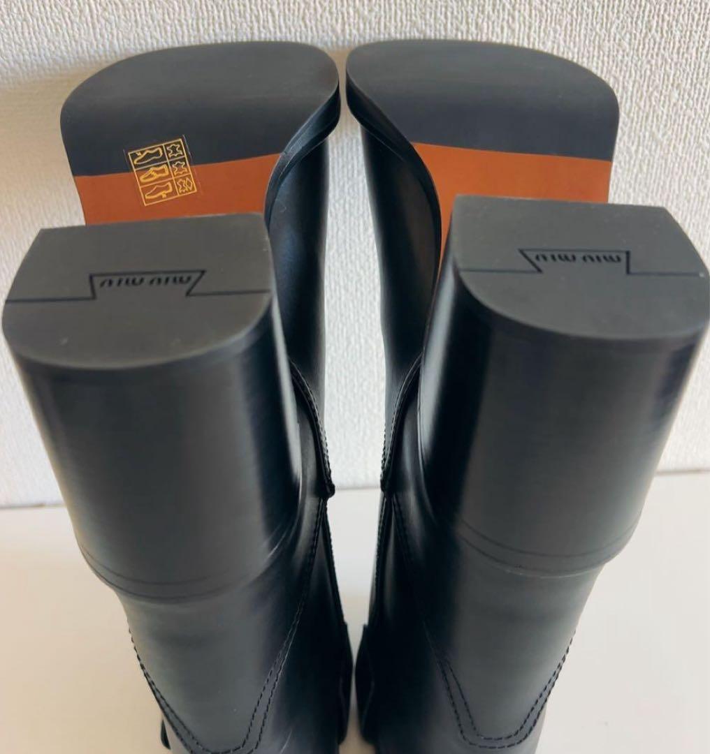 miu miu ブラックレザー ショートブーツ