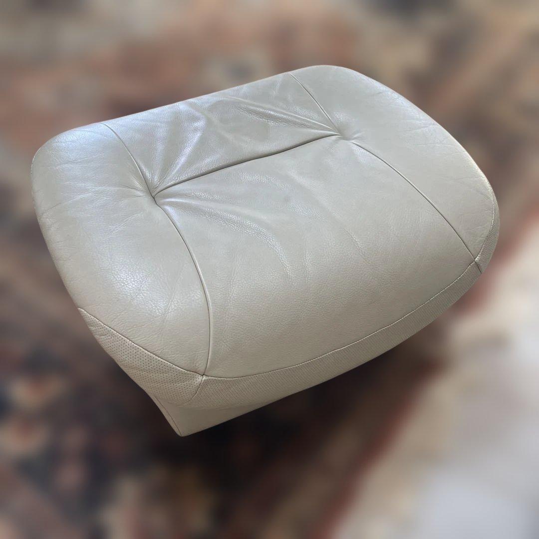 カリモクオットマン　本革