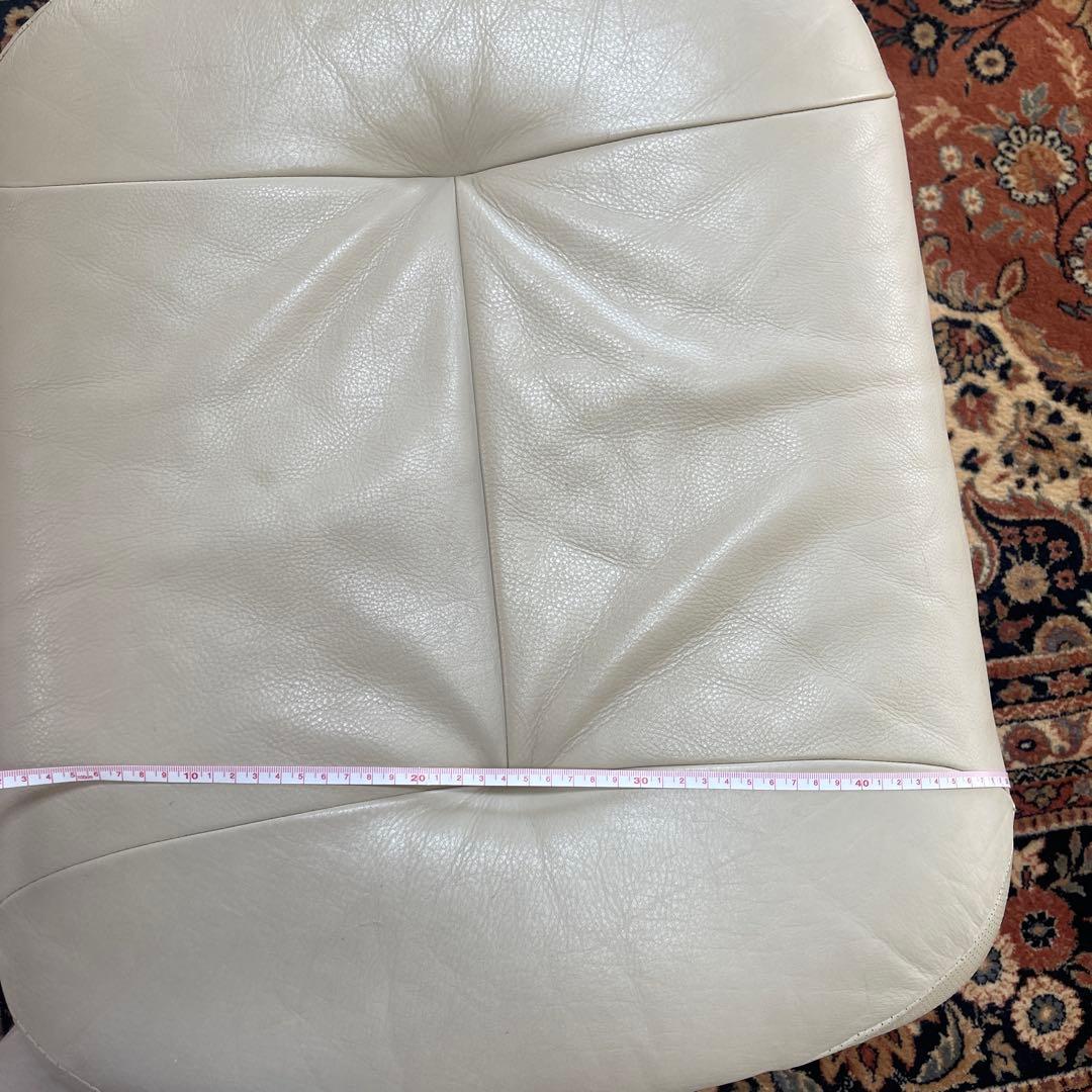 カリモクオットマン　本革