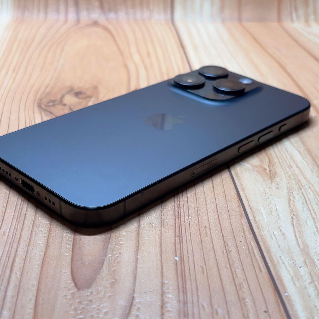 美品 SIMフリー 本体 iPhone 15 Pro 256 GB 603