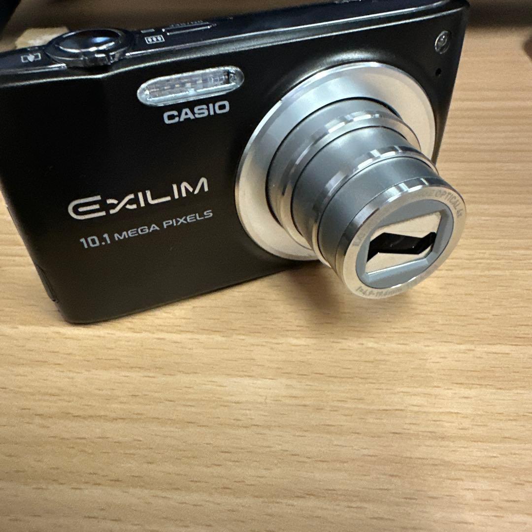 Canon デジカメ　ケースと充電器付き