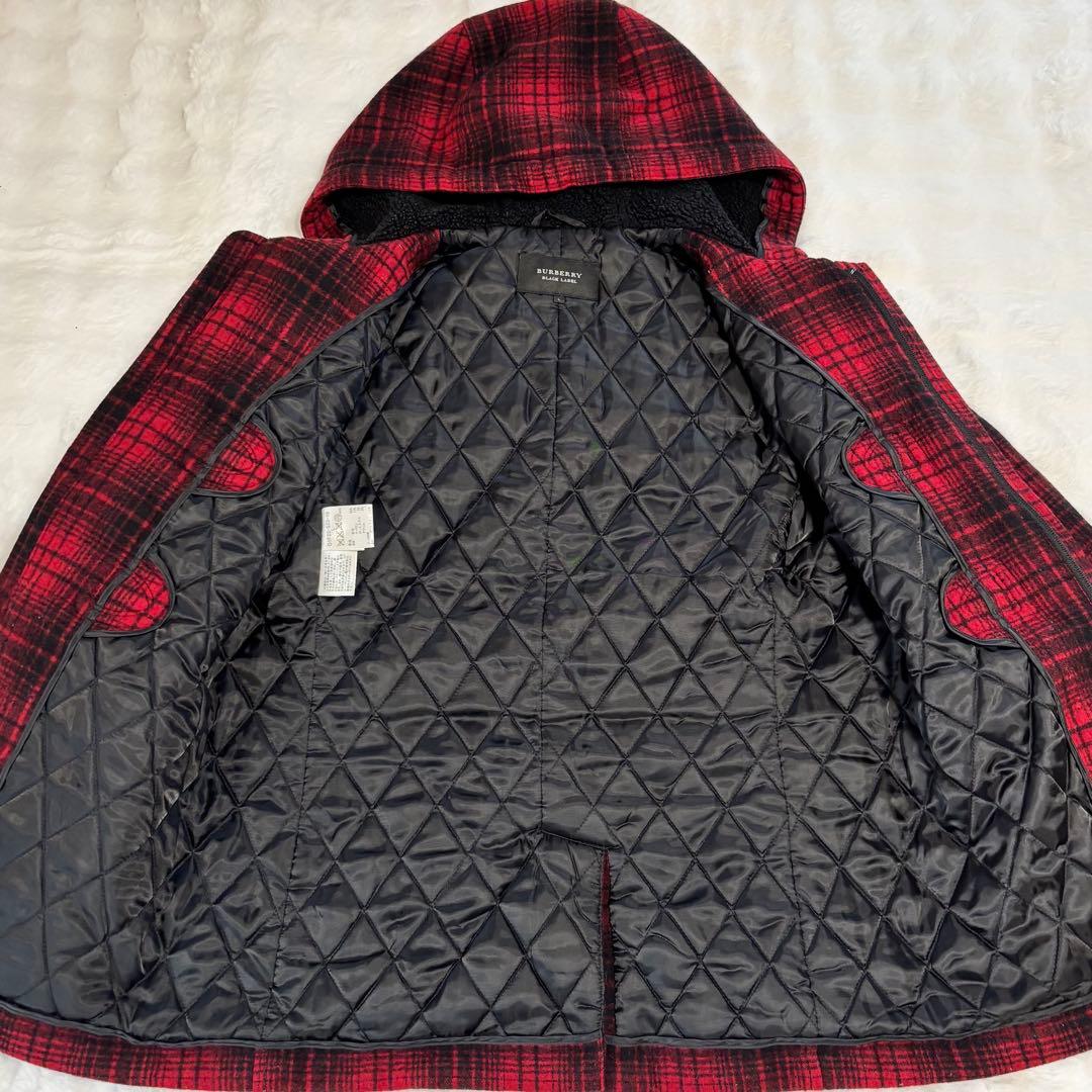 バーバリー ブラックレーベル ダッフルコート フード チェック柄 赤 Ｌサイズ