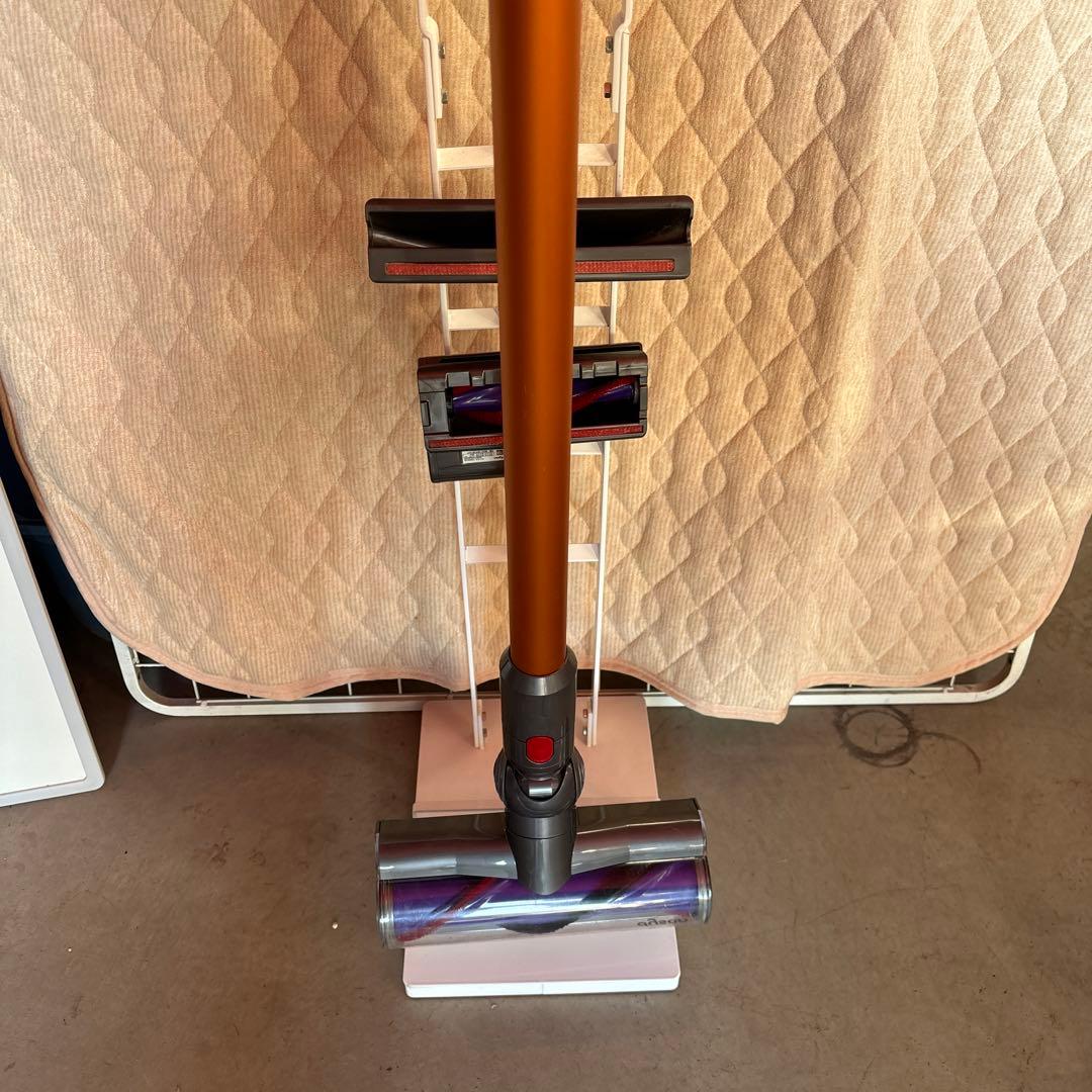 ダイソン掃除機 sv12 スタンド他セット【美品かも？】