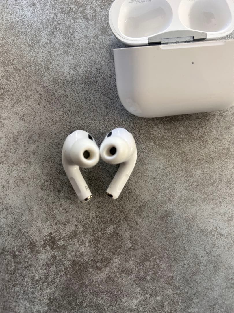 三*途様 AirPods Pro 3本体と充電ケース