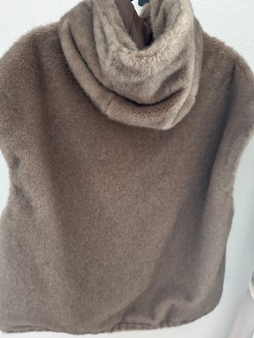 フード付きミンク調ファーベスト