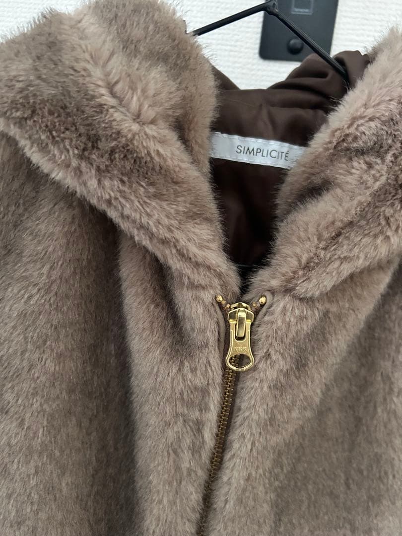 フード付きミンク調ファーベスト