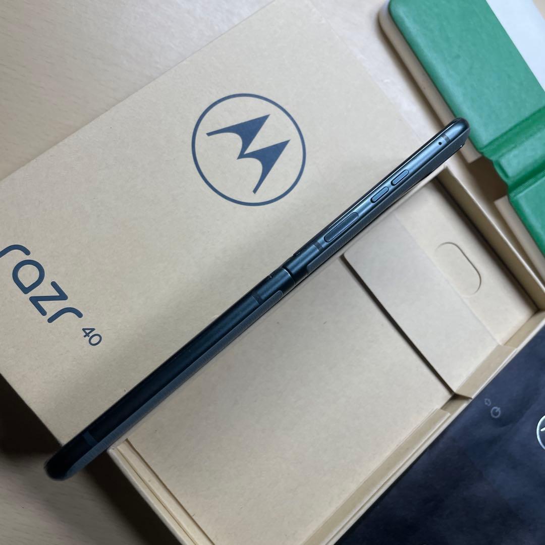 Motorola razr 40 256GB SIMフリー　割れなし