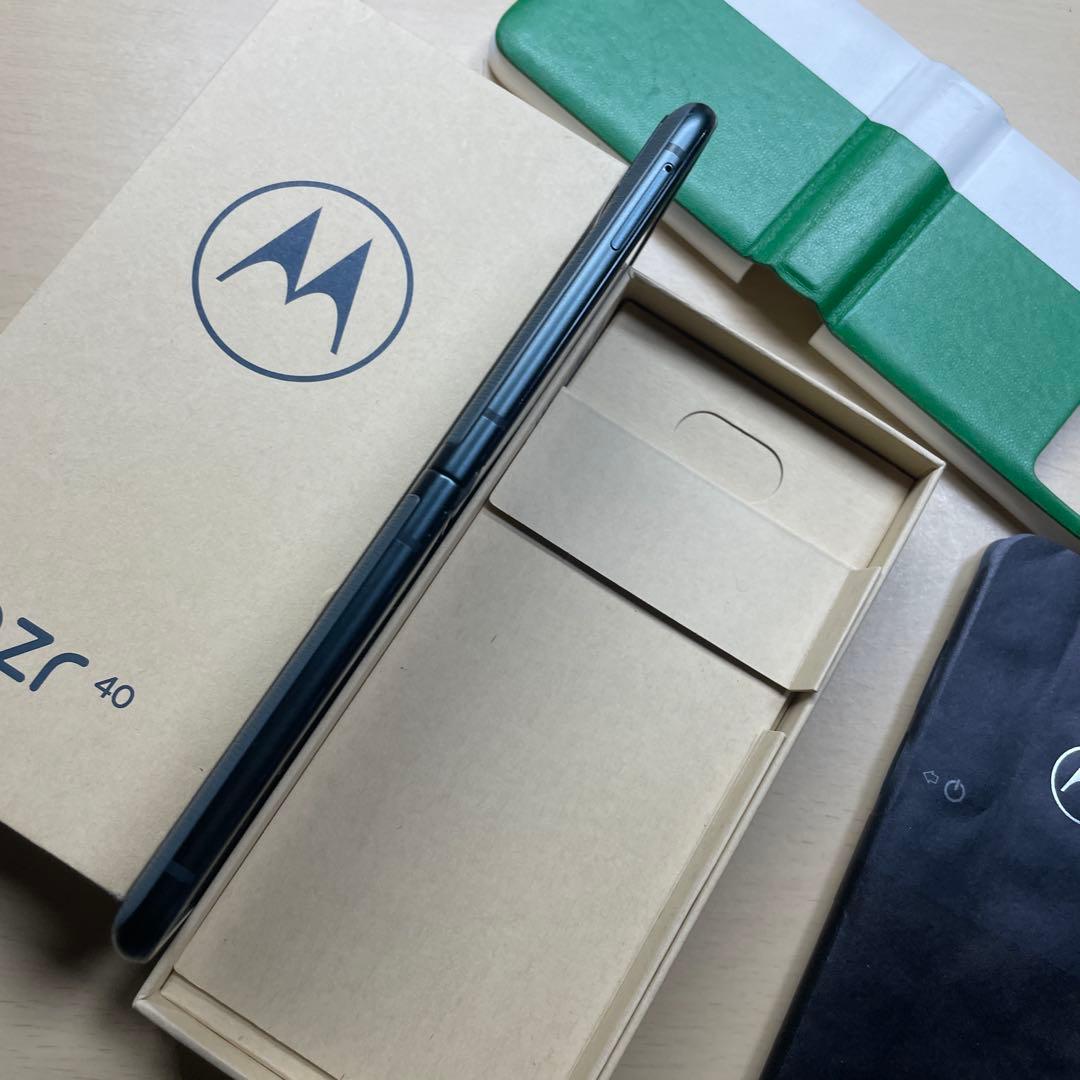 Motorola razr 40 256GB SIMフリー　割れなし