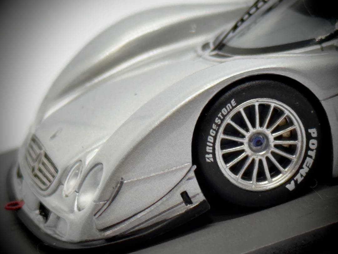 Spark 1/43 メルセデス CLR 1999 ルマン
