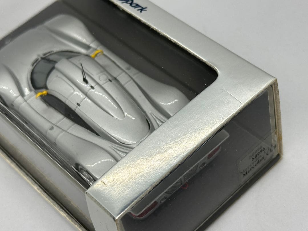Spark 1/43 メルセデス CLR 1999 ルマン