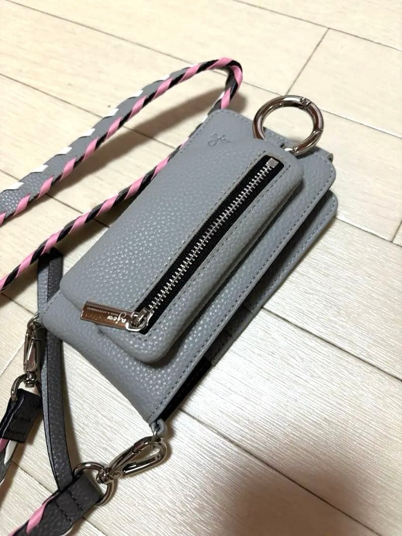 新品同様　ajew マルチ　スマホケース