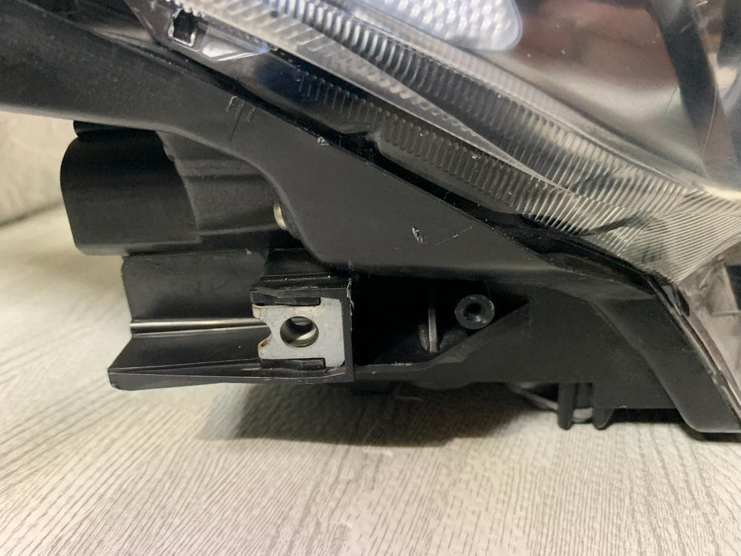 プリウス ZVW30 ツーリング用 右ヘッドライト（右側のみ）