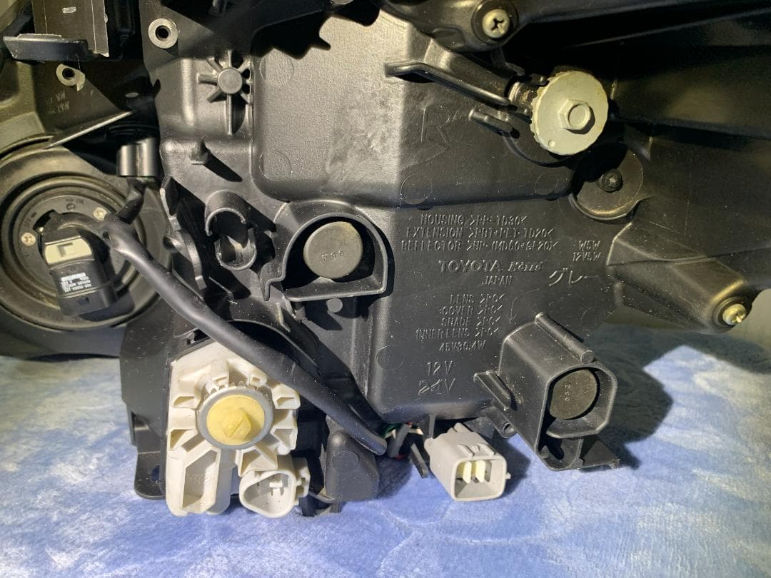 プリウス ZVW30 ツーリング用 右ヘッドライト（右側のみ）