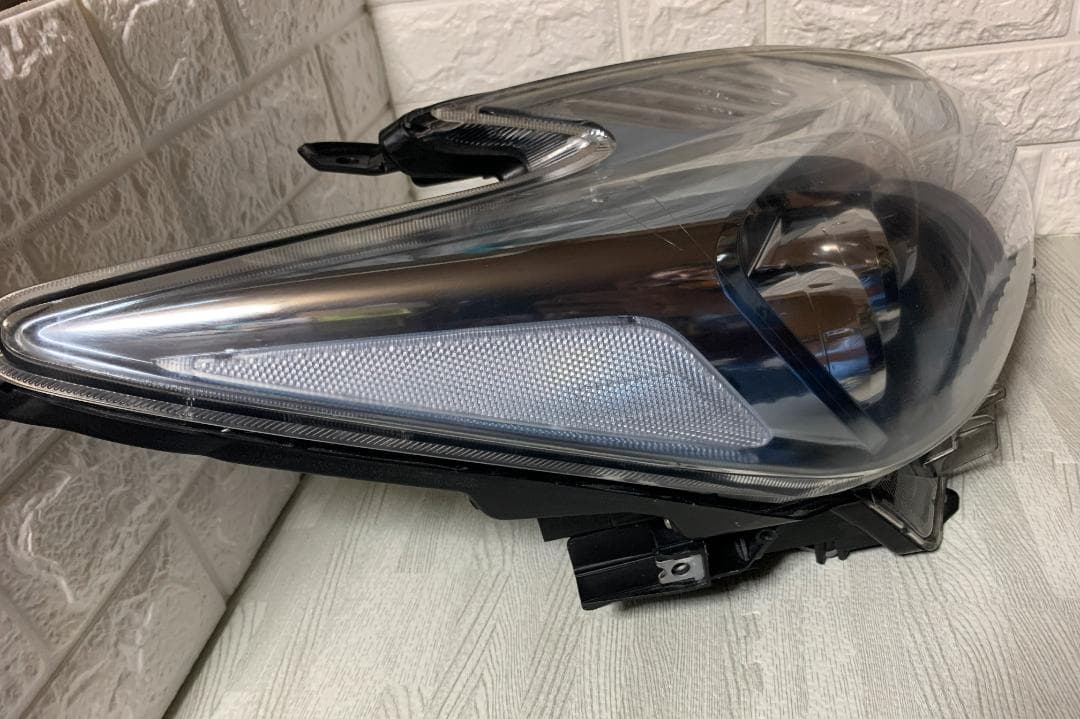 プリウス ZVW30 ツーリング用 右ヘッドライト（右側のみ）