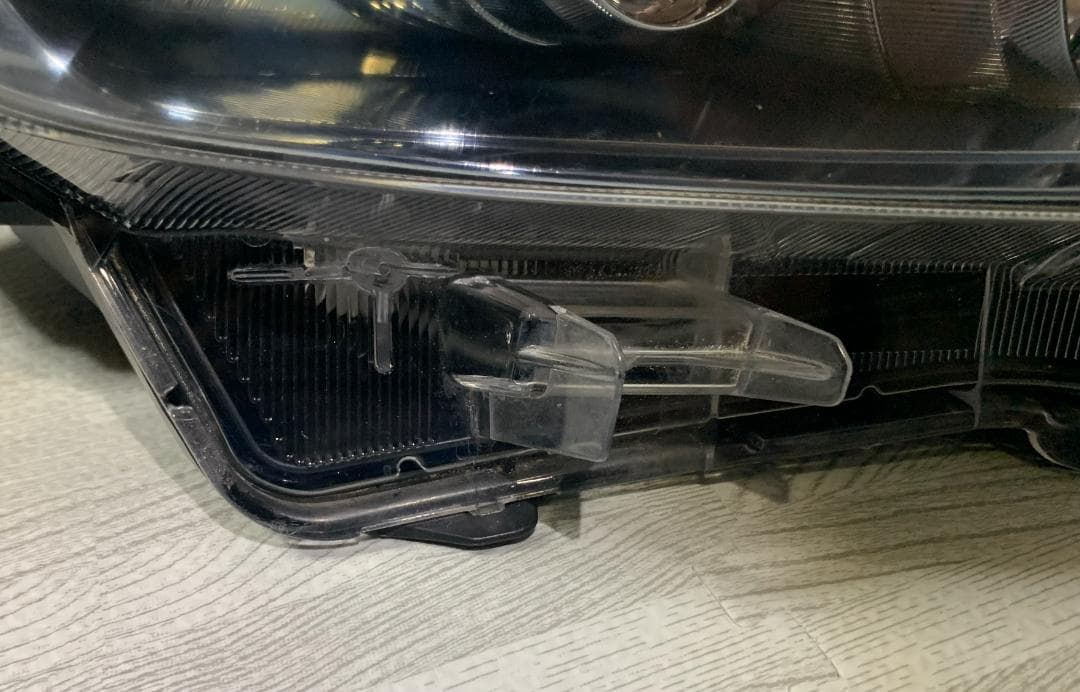 プリウス ZVW30 ツーリング用 右ヘッドライト（右側のみ）