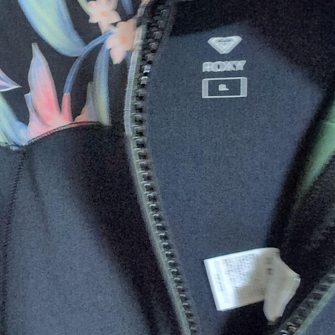 半額以下！新品未使用タグ付　ロキシー　フラワープリント フルスーツ Lサイズ