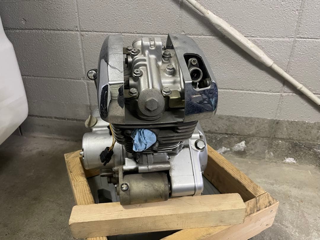 SUZUKI gn125 2F エンジン　純正