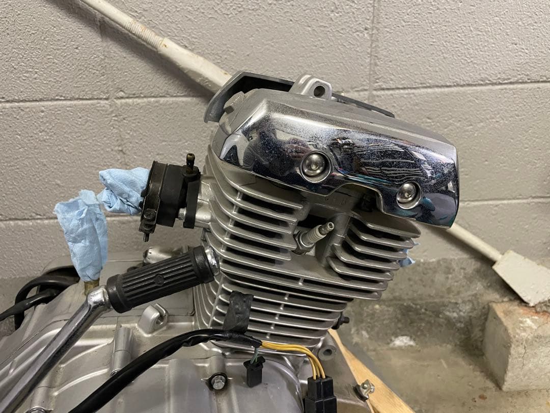 SUZUKI gn125 2F エンジン　純正