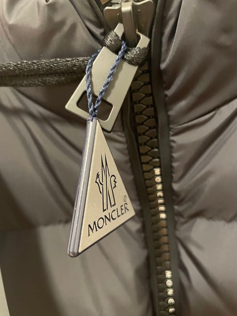 新品未使用モンクレールErterle ショートダウンジャケット