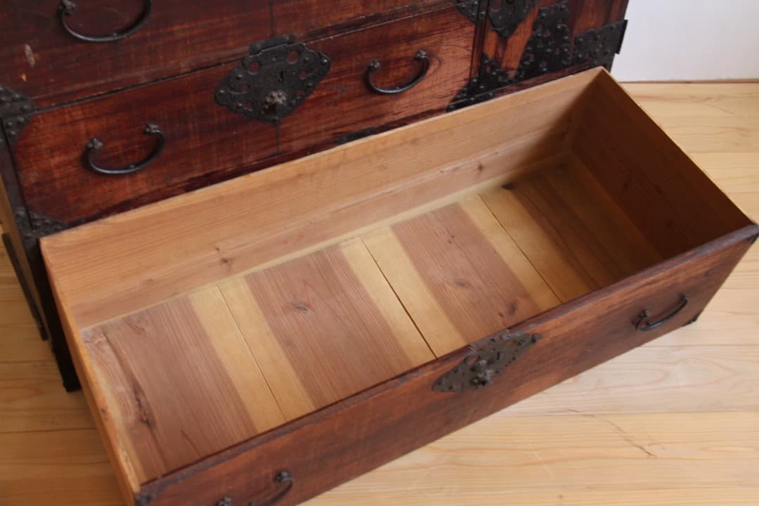 和箪笥　タンス　チェスト　4段　古道具　古家具　ビンテージ　アンティーク　レトロ