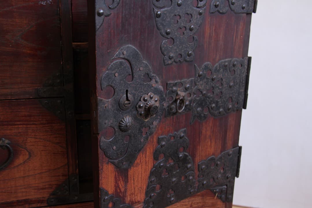 和箪笥　タンス　チェスト　4段　古道具　古家具　ビンテージ　アンティーク　レトロ