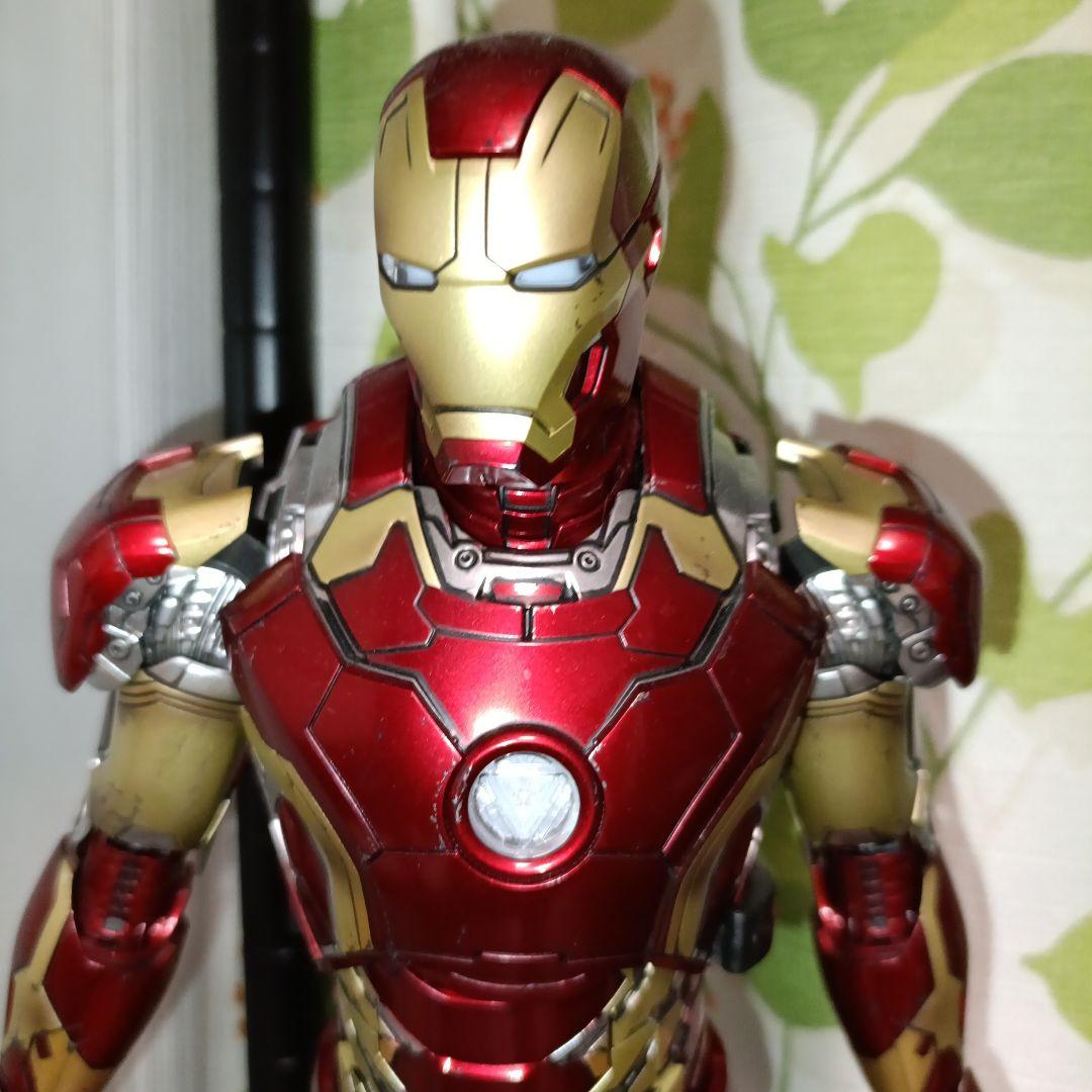 S*e様 ホットトイズ (Hot Toys) アイアンマン・マーク４３