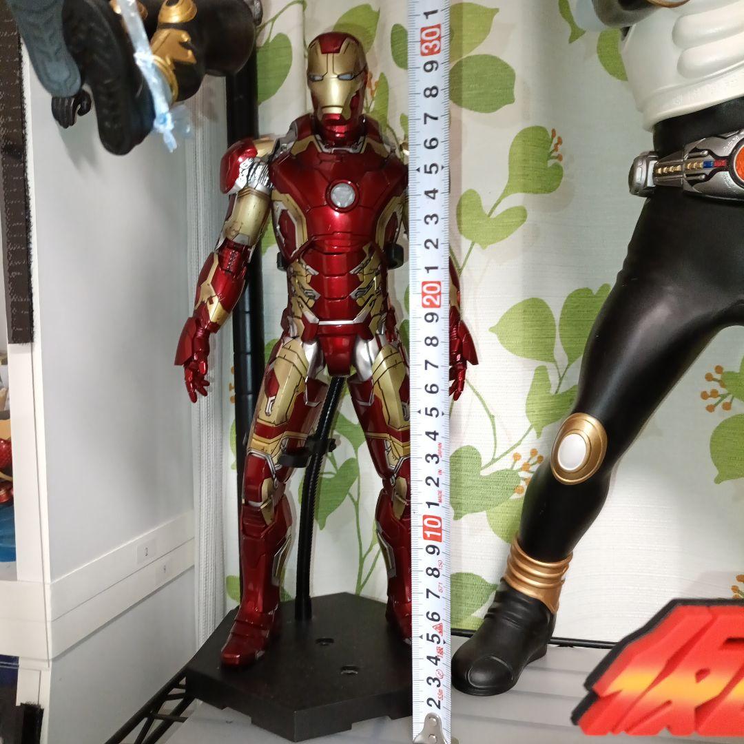 S*e様 ホットトイズ (Hot Toys) アイアンマン・マーク４３