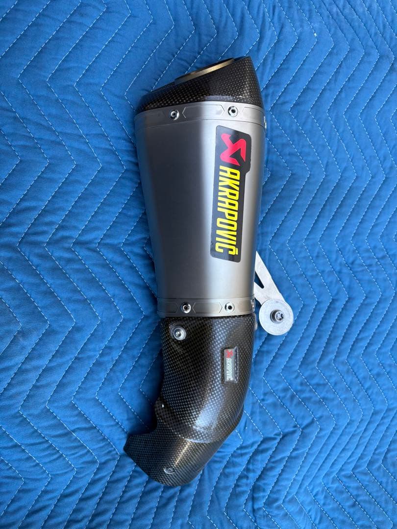  S1000R,S1000RR AKRAPOVIC スリップオンマフラー
