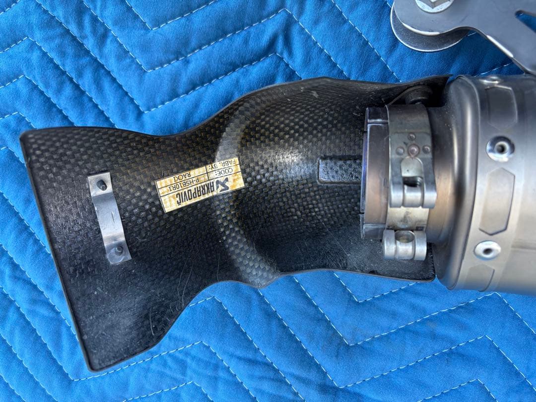  S1000R,S1000RR AKRAPOVIC スリップオンマフラー