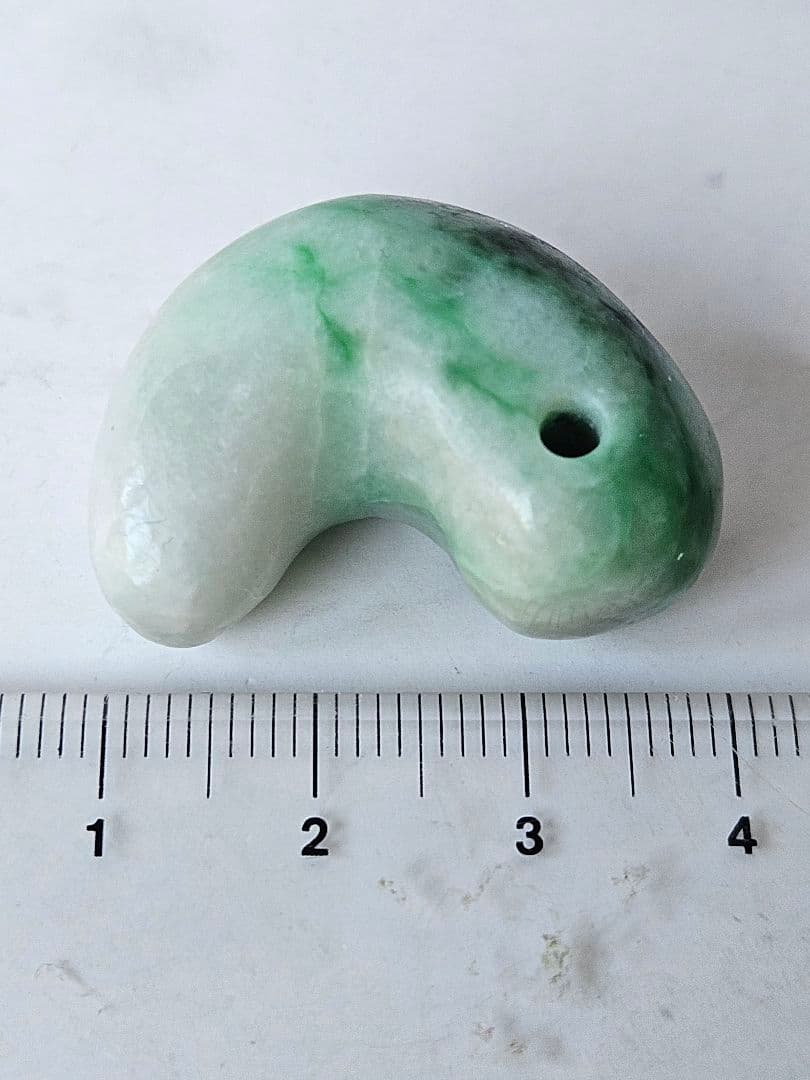 糸魚川 金山谷 翡翠勾玉　　　　☆18,000円☆