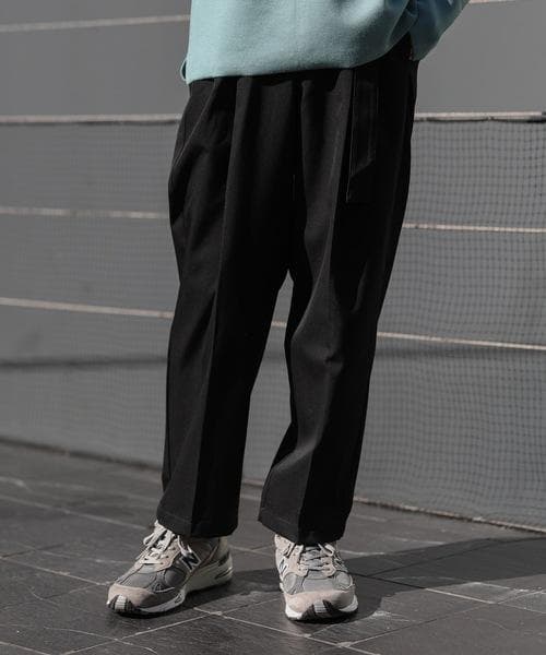 ATTACHMENT ウールギャバジン2プリーツテーパードフィットトラウザーズ