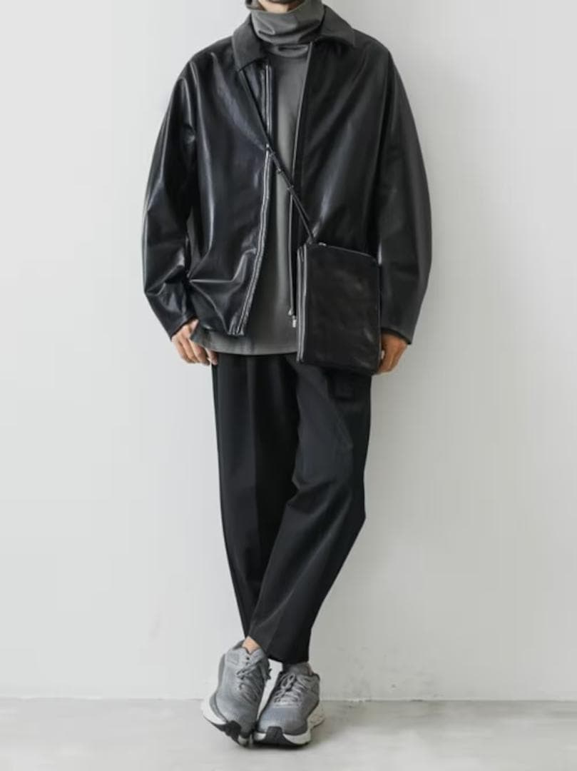 ATTACHMENT ウールギャバジン2プリーツテーパードフィットトラウザーズ