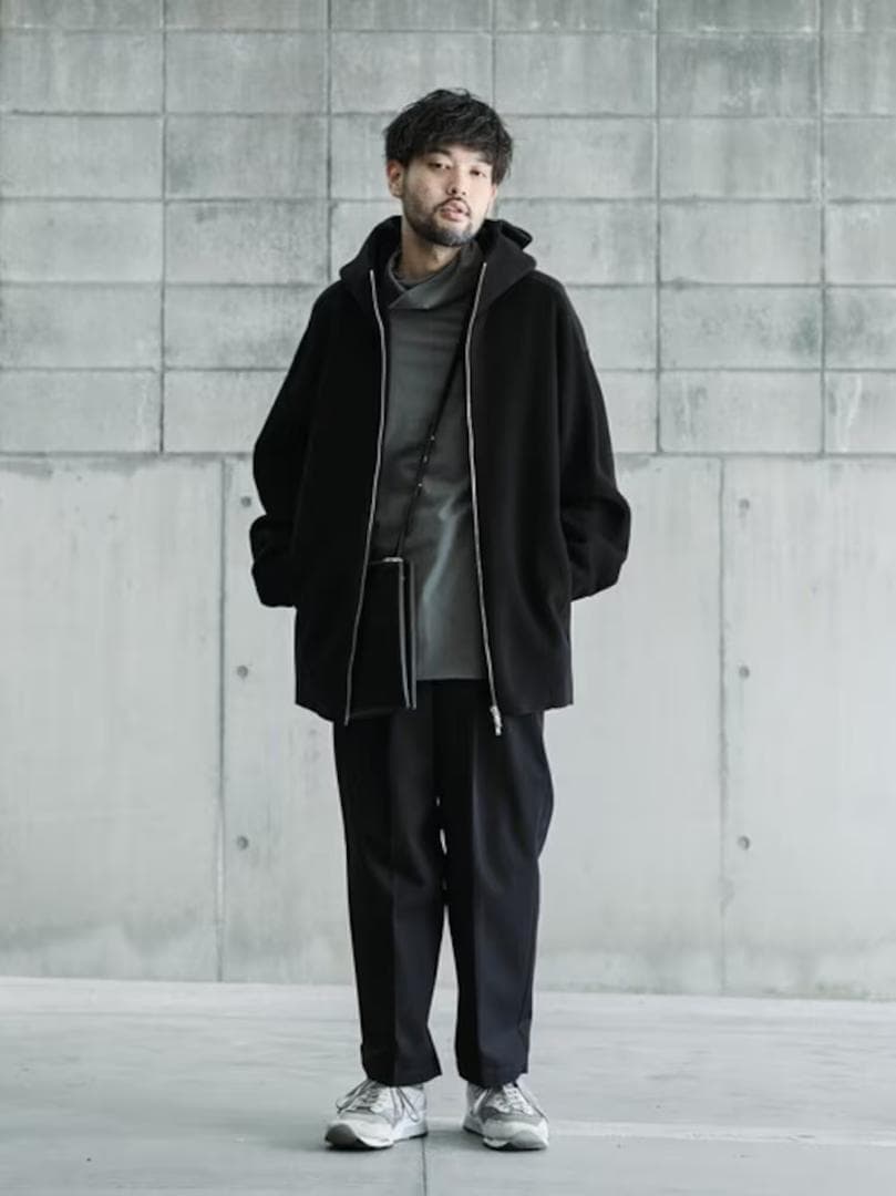 ATTACHMENT ウールギャバジン2プリーツテーパードフィットトラウザーズ