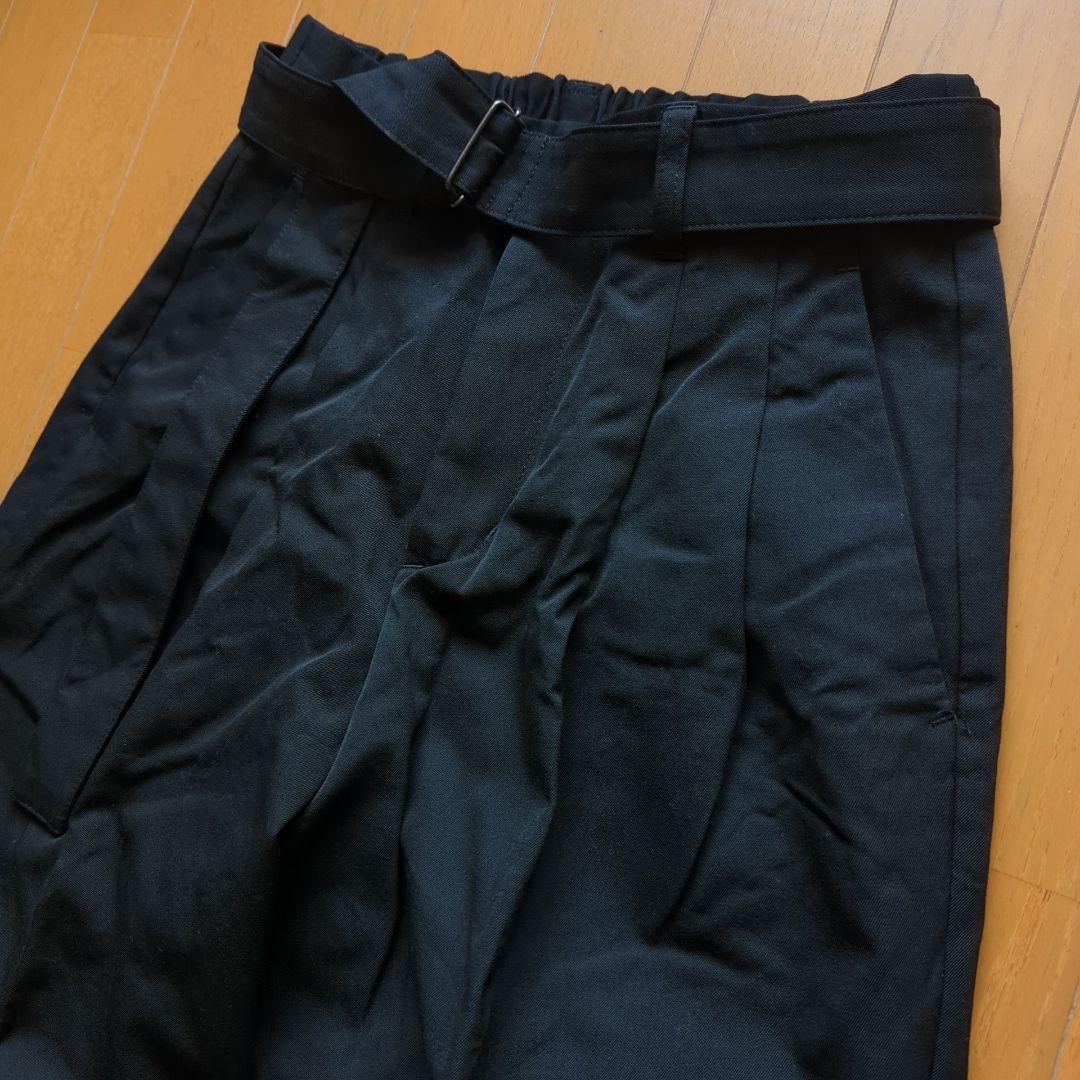 ATTACHMENT ウールギャバジン2プリーツテーパードフィットトラウザーズ