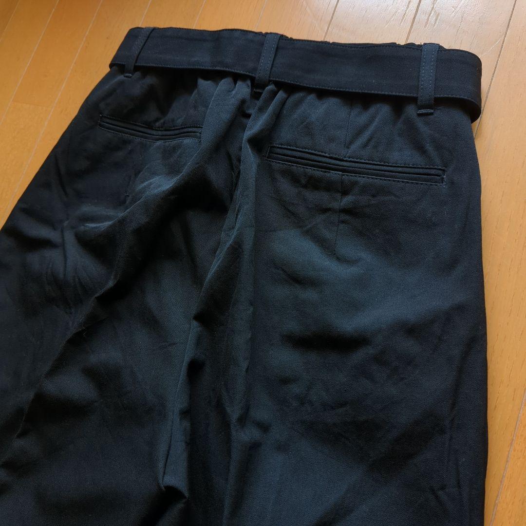 ATTACHMENT ウールギャバジン2プリーツテーパードフィットトラウザーズ