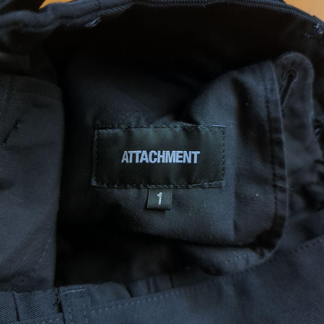 ATTACHMENT ウールギャバジン2プリーツテーパードフィットトラウザーズ
