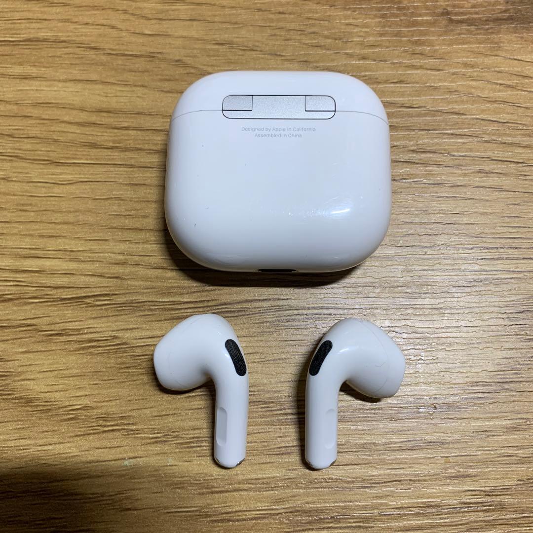 Apple AirPods 第4世代　ノイズキャンセリング付きなし