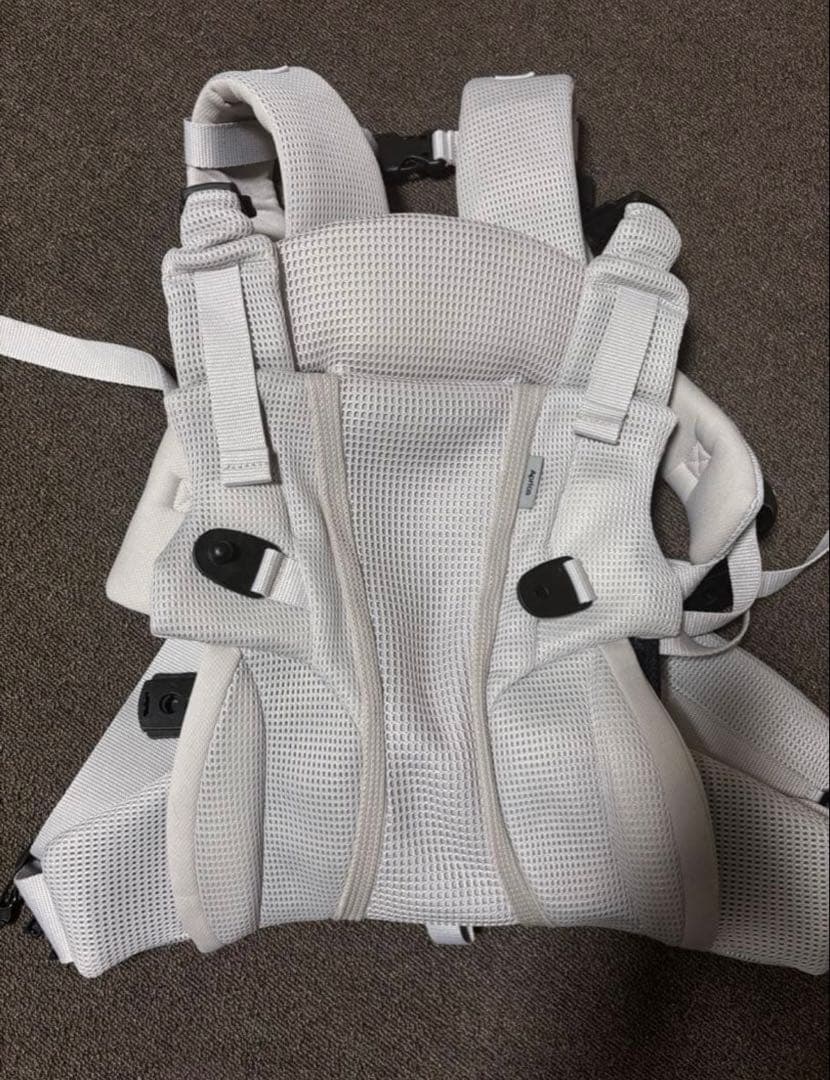 アップリカ 抱っこ紐 ラクリス ホワイトアッシュ