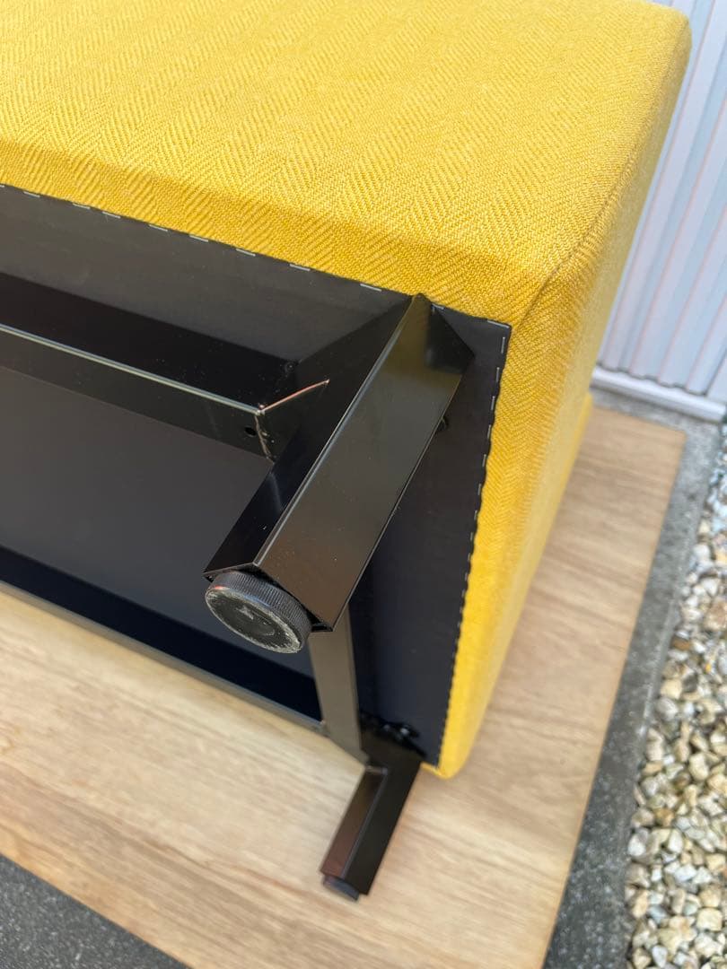 モダンスタイル　2Sソファ　ミッドセンチュリー　北欧スタイル　イエロー　2人掛け